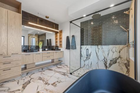 6837 Sunrise Point Horace ND 58047