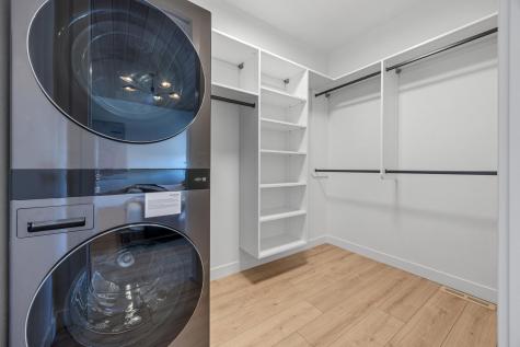 6837 Sunrise Point Horace ND 58047