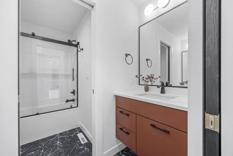 6837 Sunrise Point Horace ND 58047