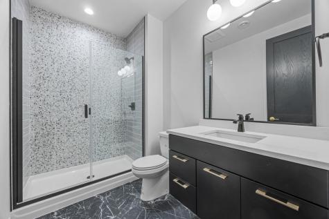 6837 Sunrise Point Horace ND 58047