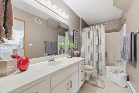 3982 33rd Street S Fargo ND 58104