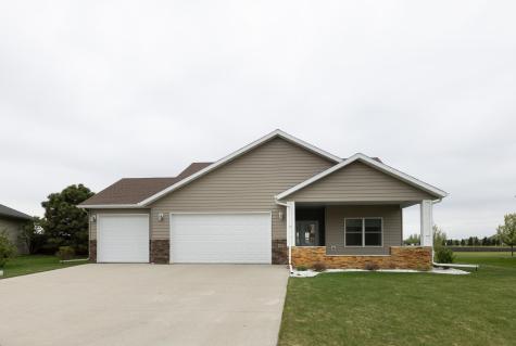 647 43 1/2 Avenue S Moorhead MN 56560