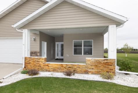 647 43 1/2 Avenue S Moorhead MN 56560