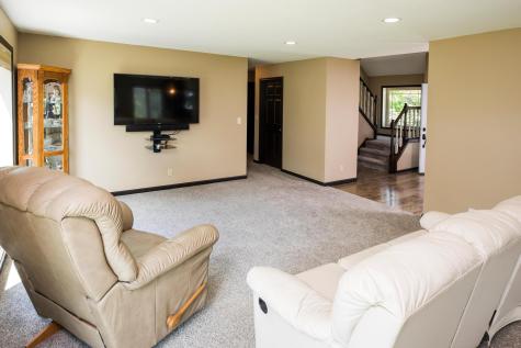9077 82nd Avenue NE Spicer MN 56288