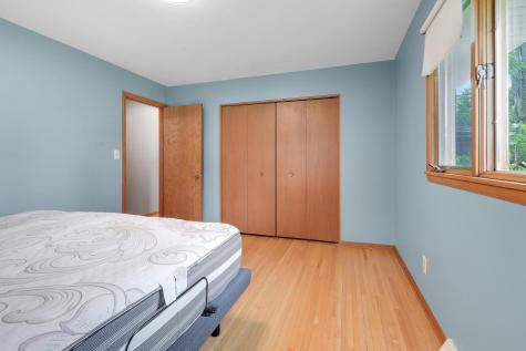 1044 Scott Street S Shakopee MN 55379