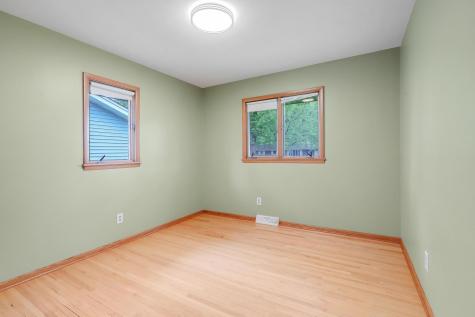 1044 Scott Street S Shakopee MN 55379