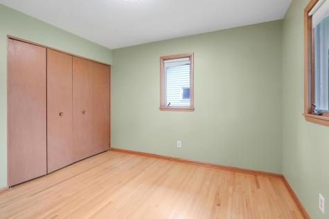 1044 Scott Street S Shakopee MN 55379