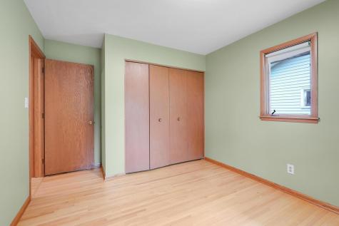 1044 Scott Street S Shakopee MN 55379