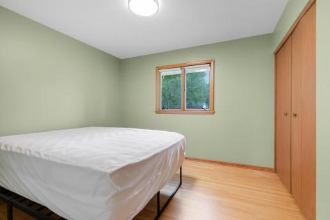 1044 Scott Street S Shakopee MN 55379