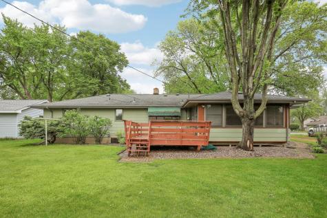 1044 Scott Street S Shakopee MN 55379