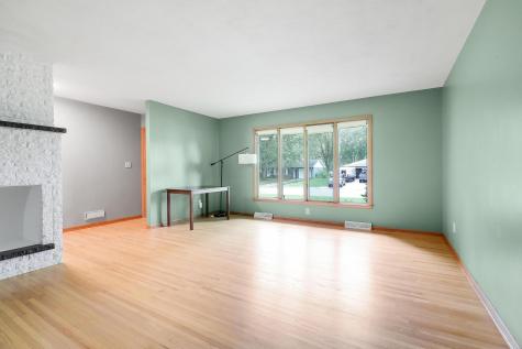 1044 Scott Street S Shakopee MN 55379