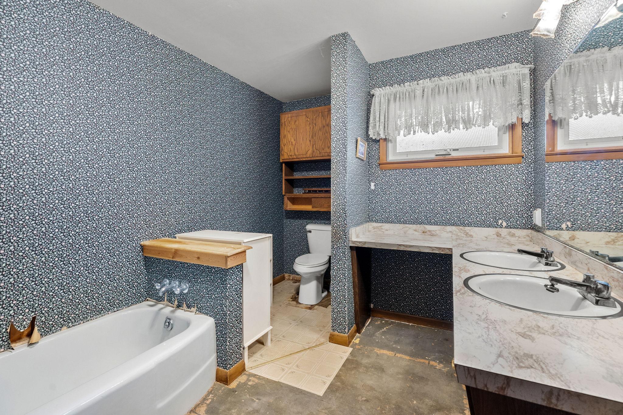 2010 11th Avenue NE Austin MN 55912