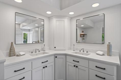 18339 Ridgewood Road Minnetonka MN 55345