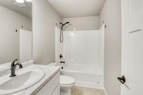 7239 Madelyn Lane S Fargo ND 58104
