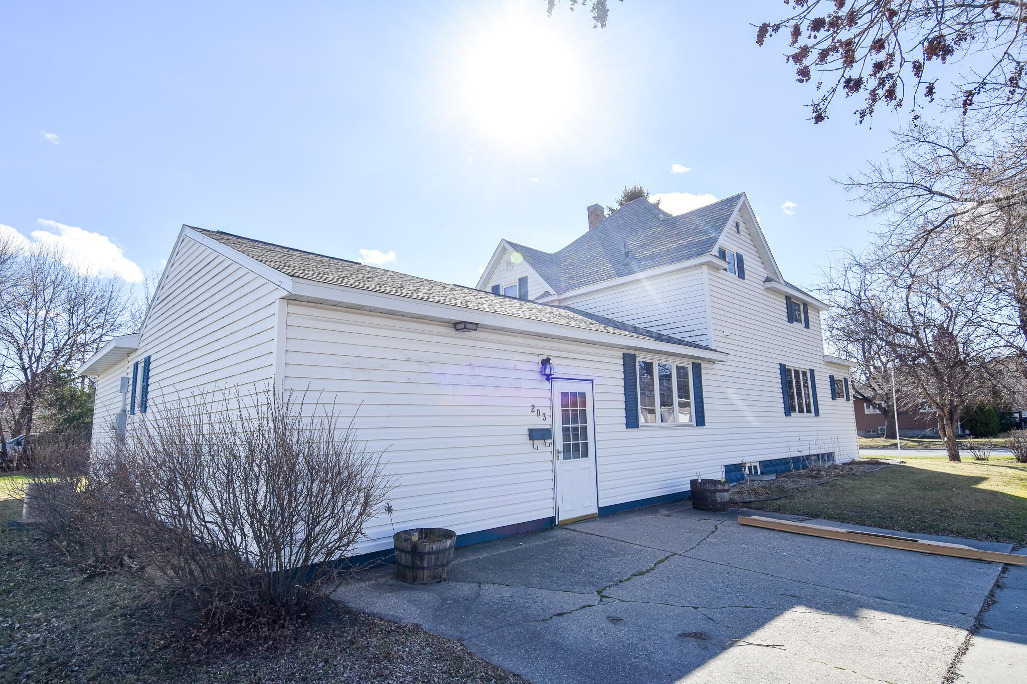 203 E Fletcher Avenue Warren MN 56762