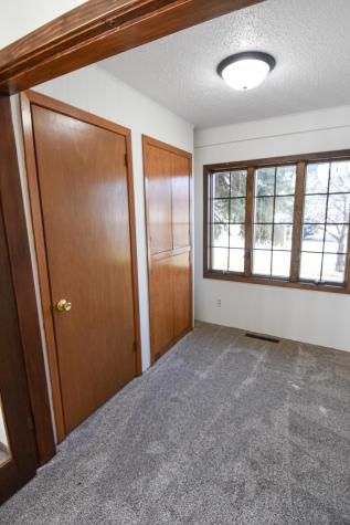 203 E Fletcher Avenue Warren MN 56762