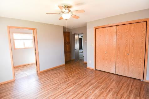 203 E Fletcher Avenue Warren MN 56762
