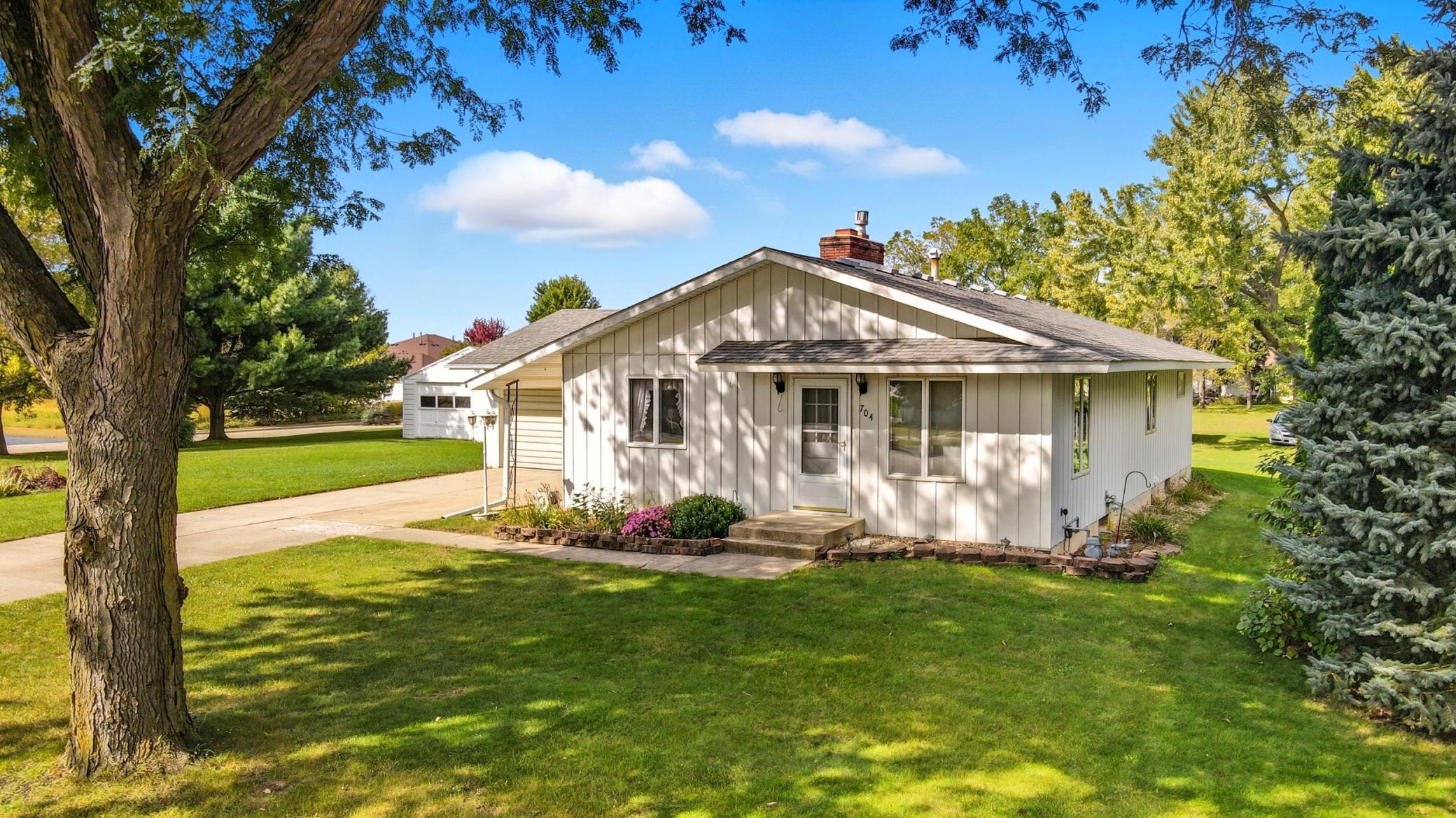 704 21st Avenue NW Austin MN 55912