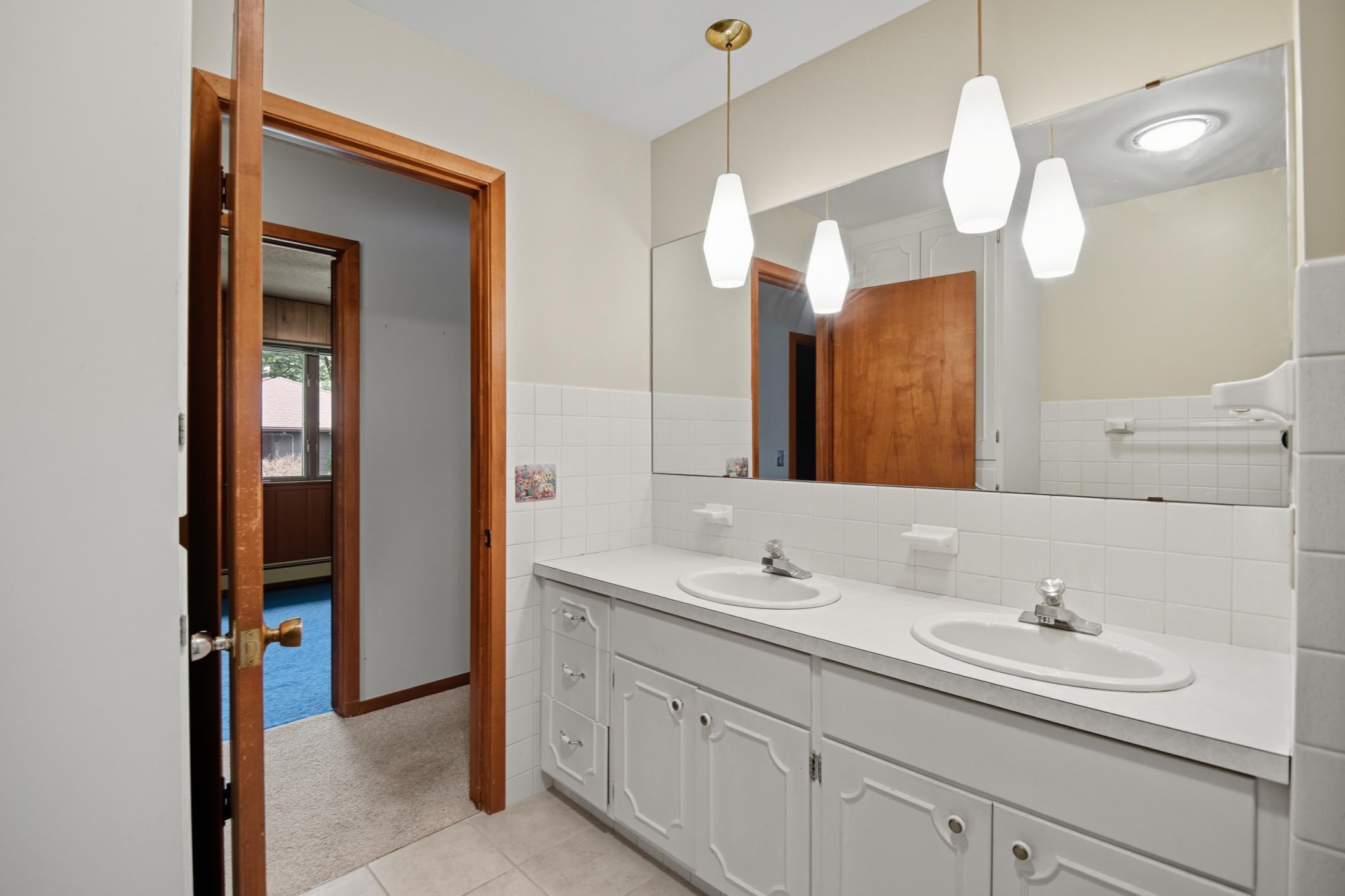 704 21st Avenue NW Austin MN 55912