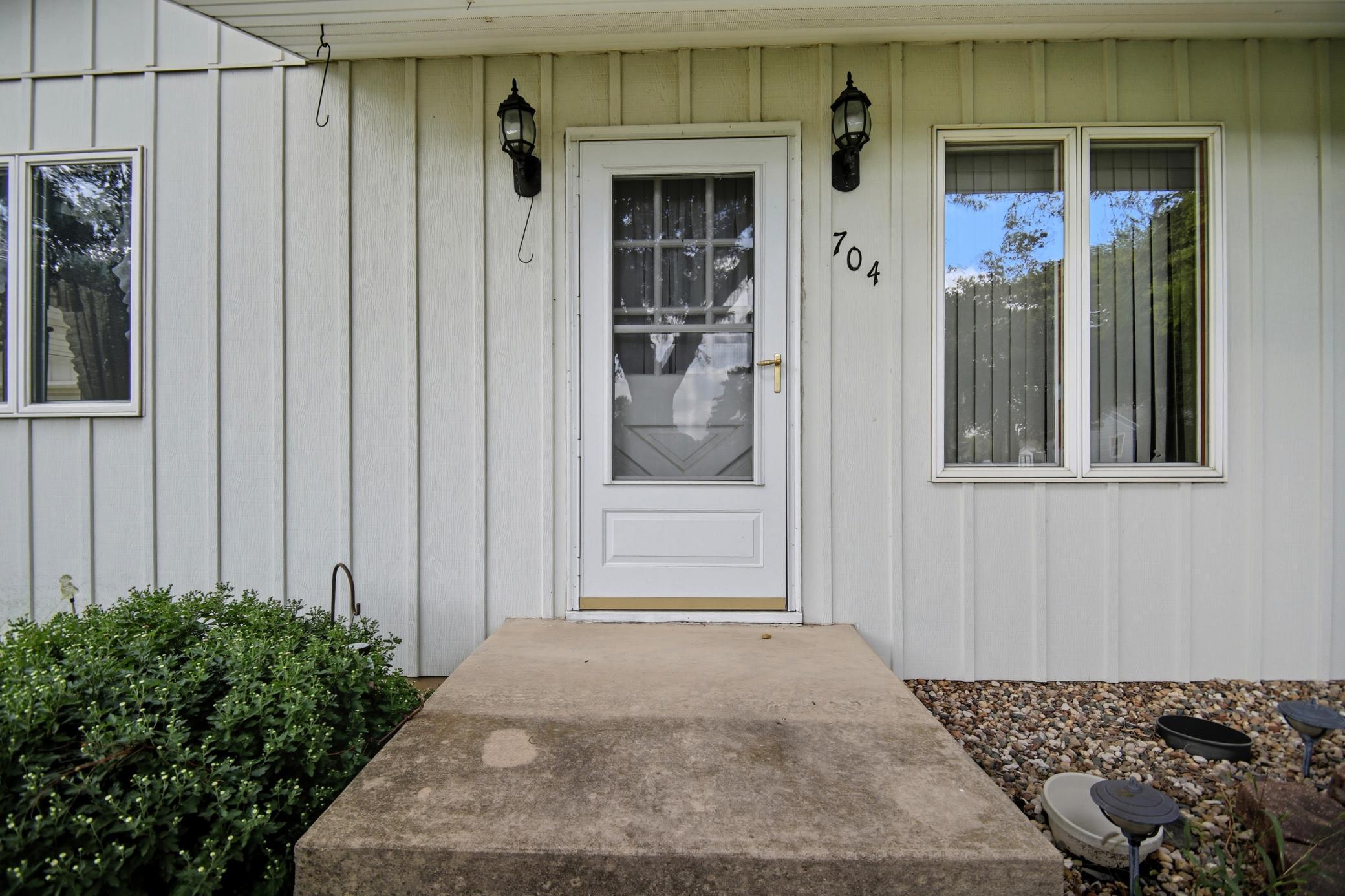 704 21st Avenue NW Austin MN 55912