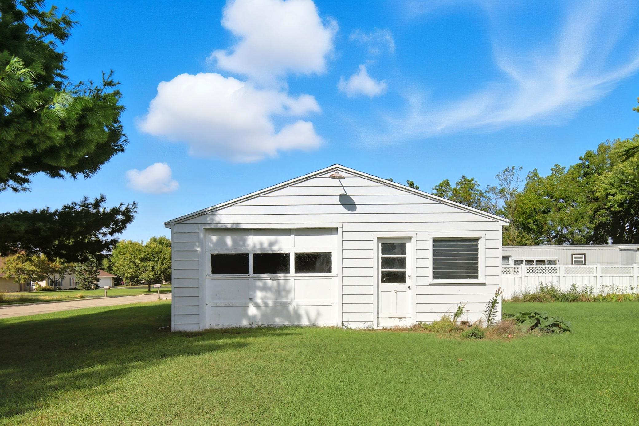 704 21st Avenue NW Austin MN 55912