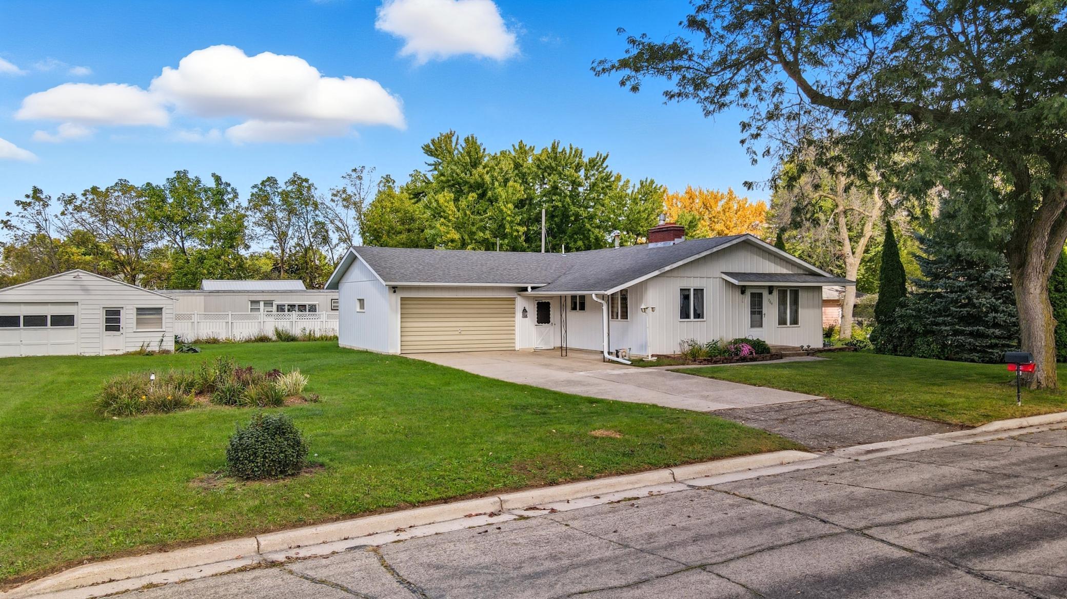 704 21st Avenue NW Austin MN 55912