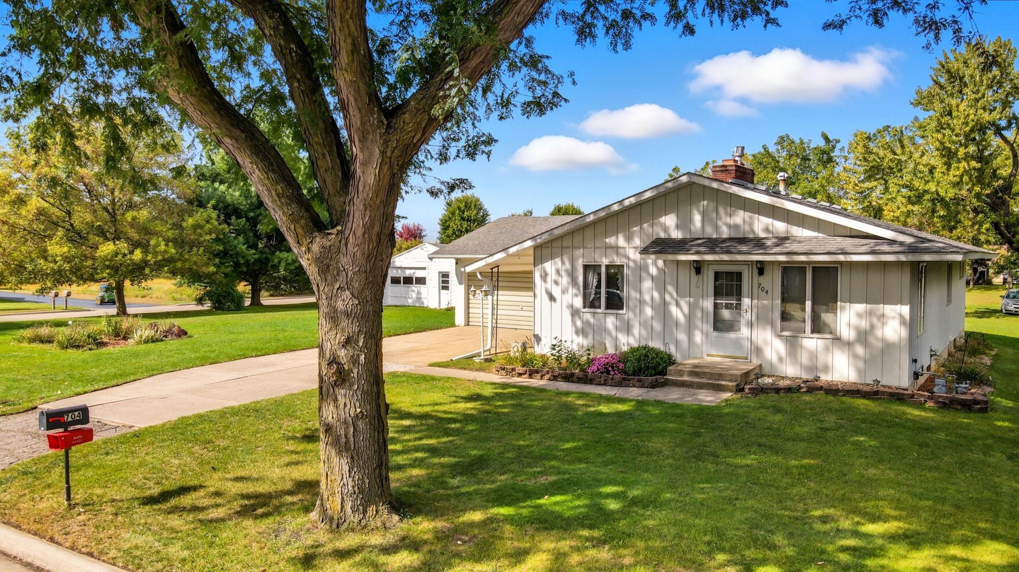 704 21st Avenue NW Austin MN 55912