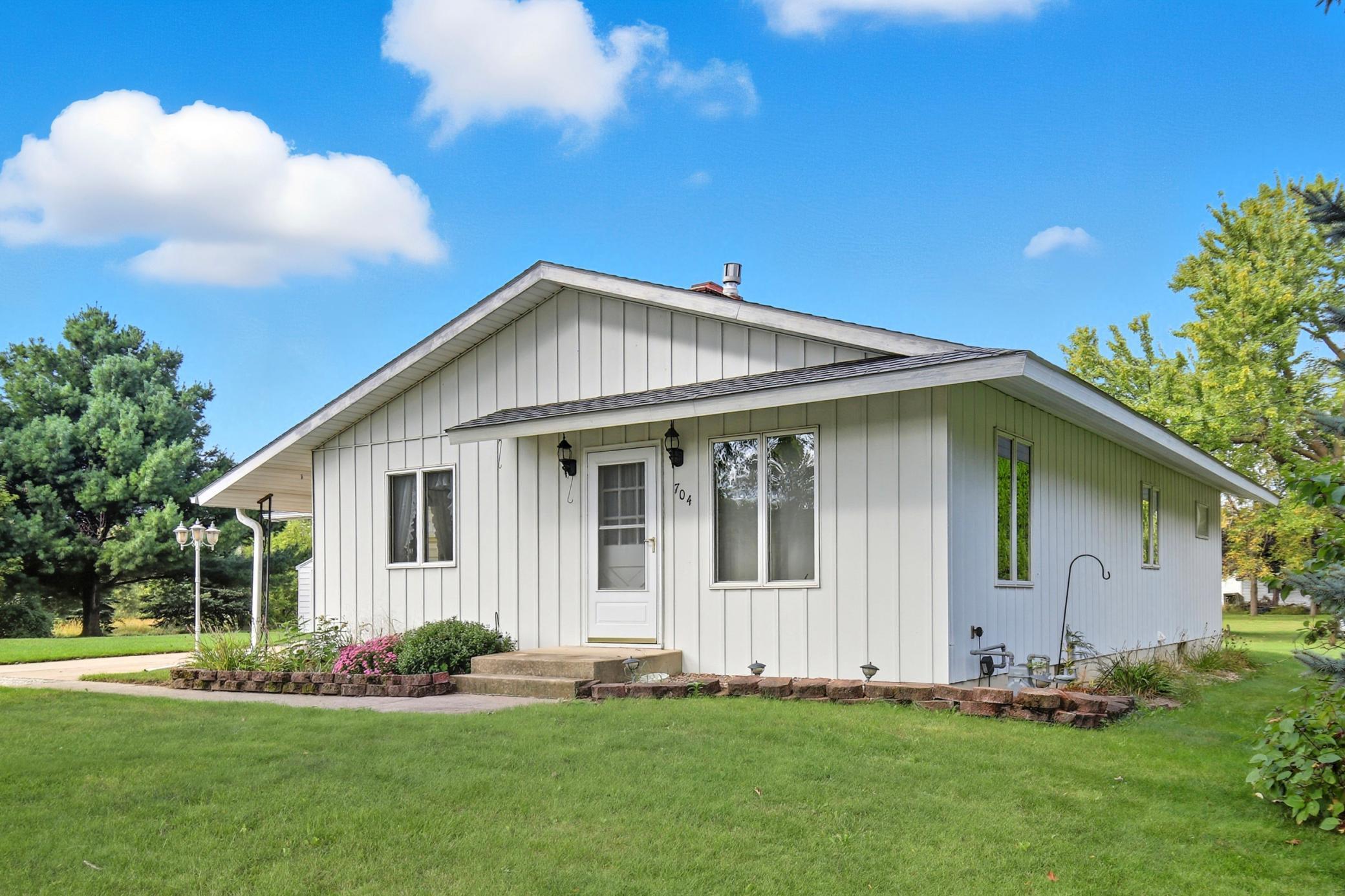 704 21st Avenue NW Austin MN 55912