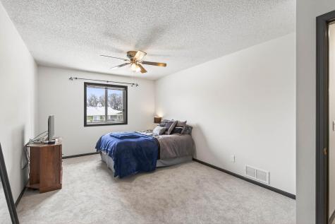 14025 44th Place N Plymouth MN 55446