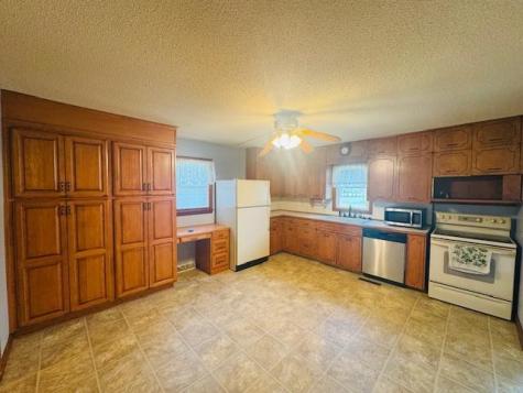 2936 Queen Avenue Slayton MN 56172