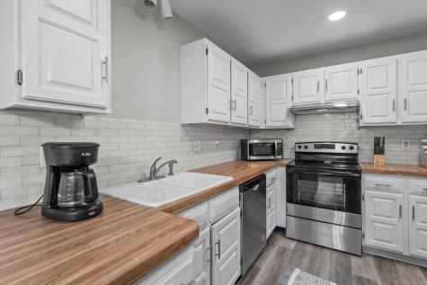 3815 Brookdale Circle N Brooklyn Park MN 55443