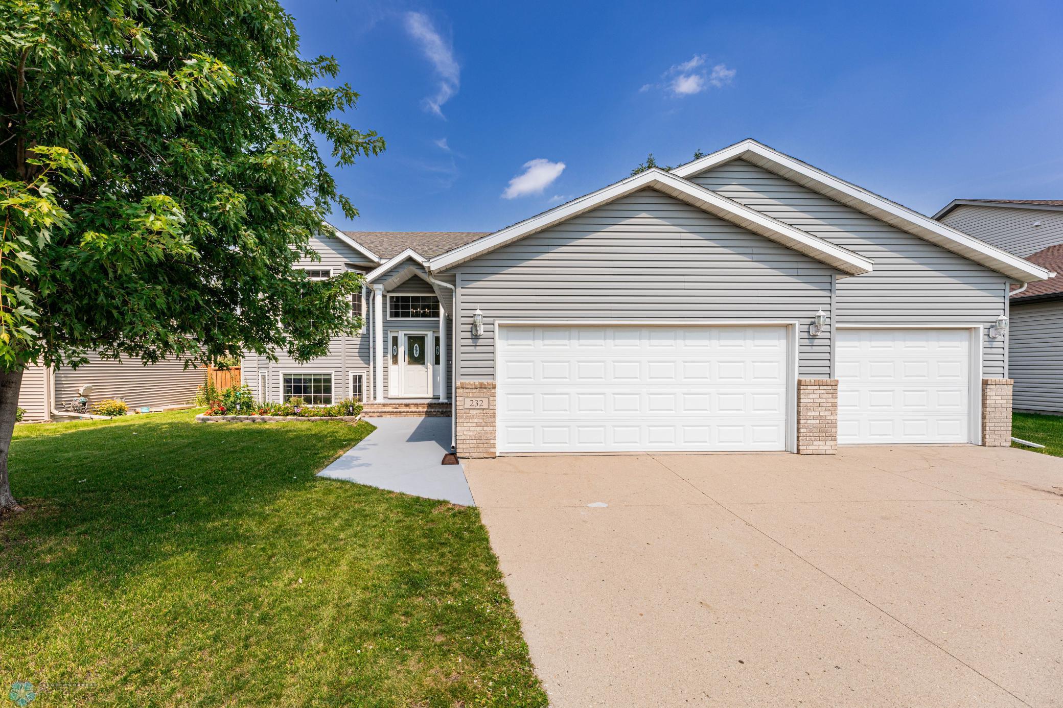 232 15th Avenue W West Fargo ND 58078