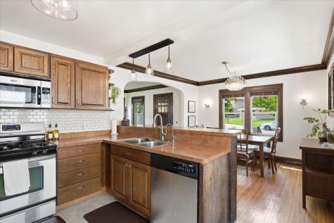 3644 Hubbard Avenue N Robbinsdale MN 55422