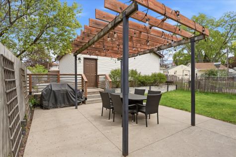 3644 Hubbard Avenue N Robbinsdale MN 55422