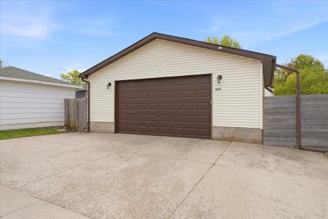 3644 Hubbard Avenue N Robbinsdale MN 55422