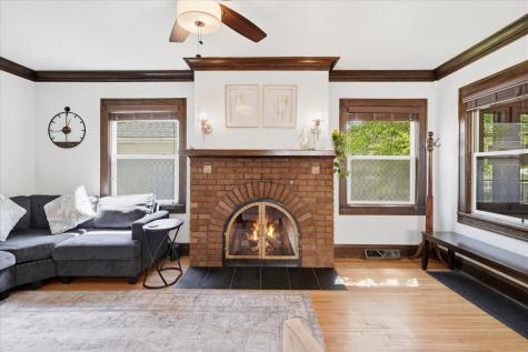 3644 Hubbard Avenue N Robbinsdale MN 55422