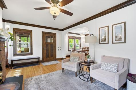 3644 Hubbard Avenue N Robbinsdale MN 55422