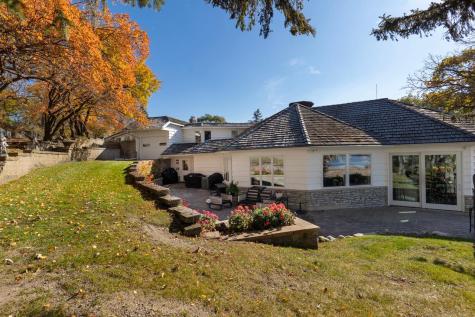 11228 Willowood Avenue Eden Prairie MN 55344