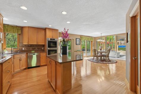 18751 Knollwood Circle Lakeville MN 55044