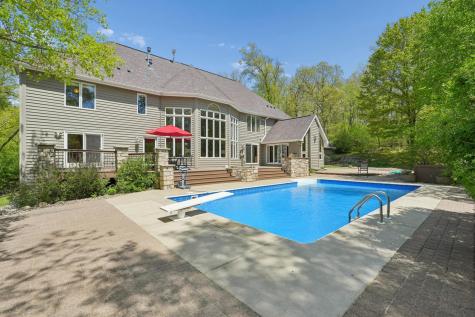 18751 Knollwood Circle Lakeville MN 55044