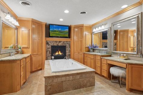 18751 Knollwood Circle Lakeville MN 55044