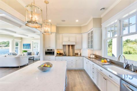 1105 Ferndale Road W Wayzata MN 55391
