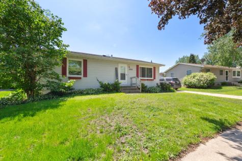 2038 44th Street NW Rochester MN 55901