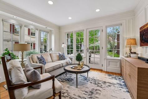 2240 W Lake Of The Isles Parkway Minneapolis MN 55405