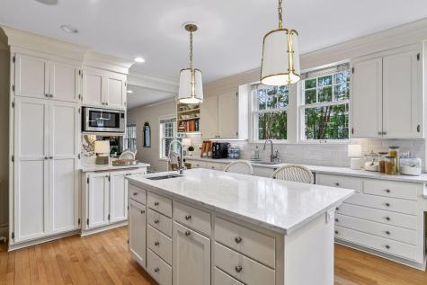 2240 W Lake Of The Isles Parkway Minneapolis MN 55405