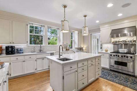 2240 W Lake Of The Isles Parkway Minneapolis MN 55405