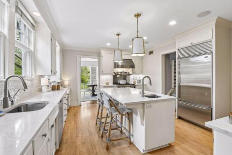 2240 W Lake Of The Isles Parkway Minneapolis MN 55405