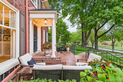 2240 W Lake Of The Isles Parkway Minneapolis MN 55405