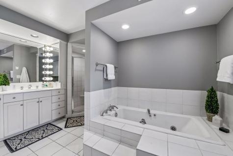 2240 W Lake Of The Isles Parkway Minneapolis MN 55405