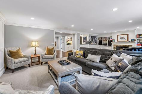 2240 W Lake Of The Isles Parkway Minneapolis MN 55405